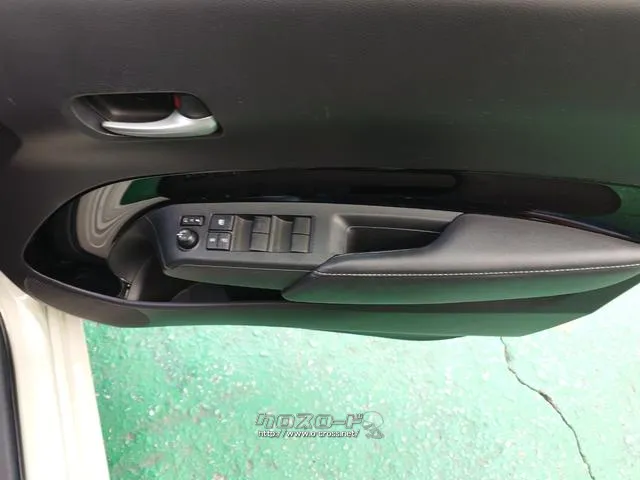パワーウィンドウ付き☆運転席で全部の窓を開閉することが可能!!快適にドライブをお楽しみいただけます☆ トヨタ アクア