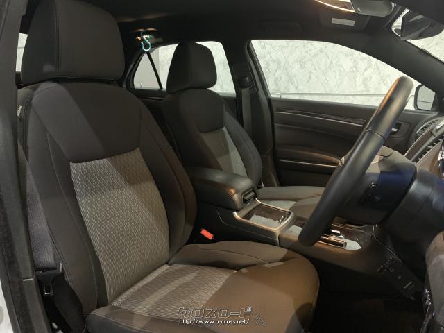 グレー&メッシュのツートンシート☆ クライスラー 300