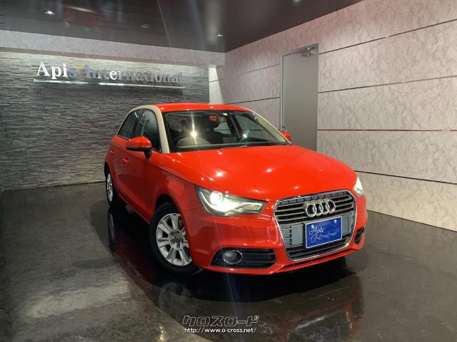 ヘッドライトのLEDラインがクールでカッコいい☆ アウディ A1