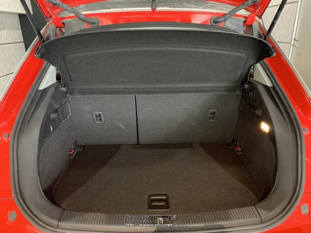 テールゲート内もとても綺麗な状態です♪ アウディ A1