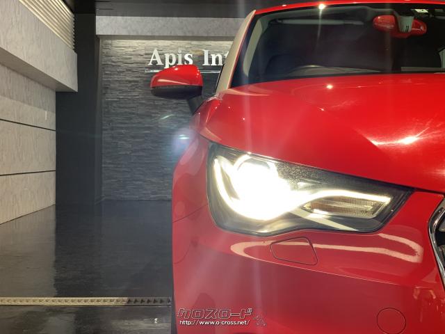 ヘッドライトのLEDラインがお洒落度アップ♪ アウディ A1