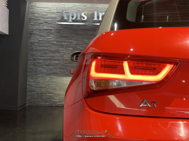 リアコンビネーションテールのLEDがカッコいい♪ アウディ A1