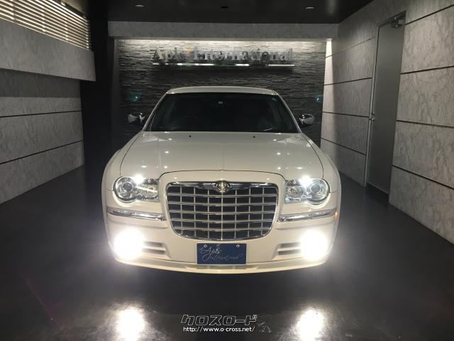クライスラー 300C 5.7HEMI・2006(H18)年式・ホワイト・5700cc