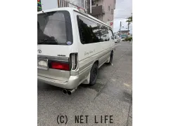 部品取車 100系ハイエース