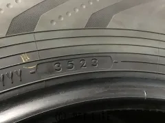 タイヤ T5●17インチ【新車外し】ヨコハマ・アドバンV03 225/65R17 4本s