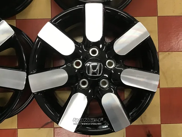 ホイール・15インチ中古品新型フリードAir Ex純正アルミ4本set J32