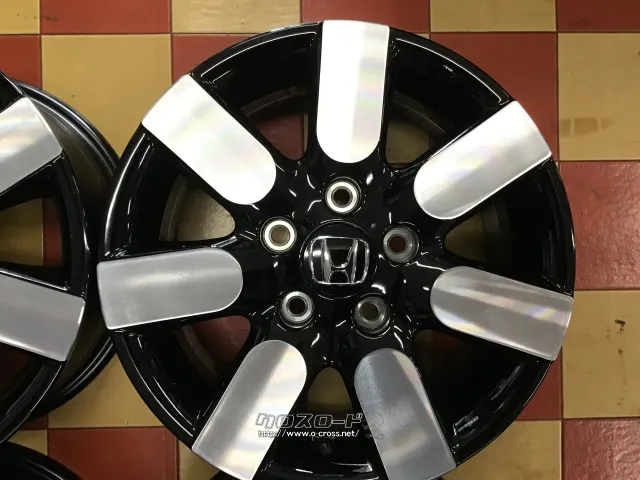 ホイール・15インチ中古品新型フリードAir Ex純正アルミ4本set J32