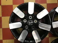 ホイール・15インチ中古品新型フリードAir Ex純正アルミ4本set J32