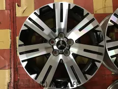 ホイール 18インチ中古デリカD:5純正アルミ4本set J34