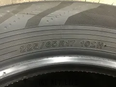 タイヤ 17インチ【新車外し】ヨコハマ・アドバンV03　225/65R17　４本set　