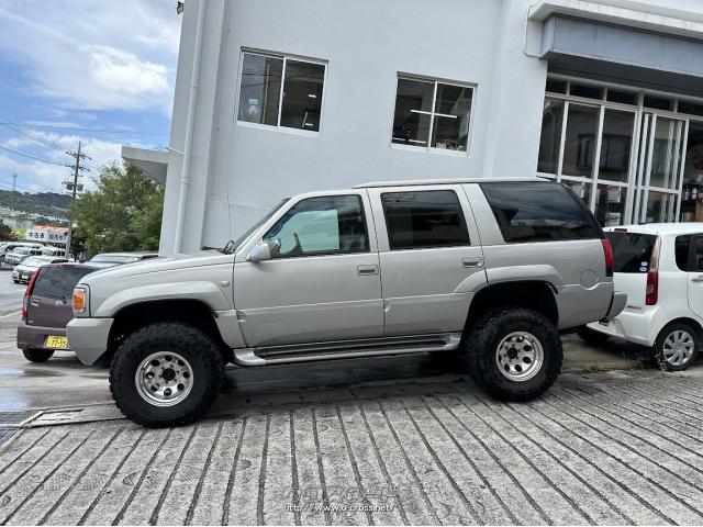 GMC ユーコン デナリ・1999(H11)年式・シルバー・5700cc・BODY