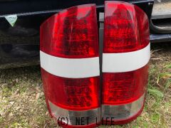 外装・エアロ テールレンズ（左右）AZR60ヴォクシー・ノア