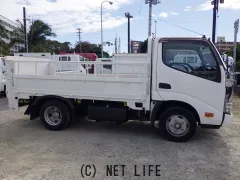日野自動車 デュトロ