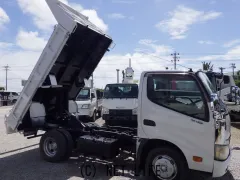 日野自動車 デュトロ