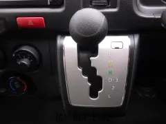 トヨタ ハイエースバン