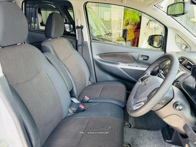 運転席には十分なスペースがあり、ゆったり運転して頂ける環境です☆ 日産 デイズ