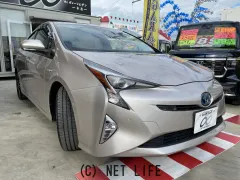 トヨタ プリウス