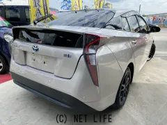 トヨタ プリウス