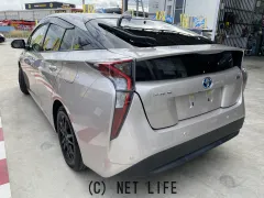 トヨタ プリウス