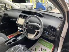 トヨタ プリウス