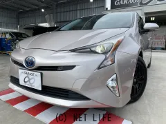 トヨタ プリウス