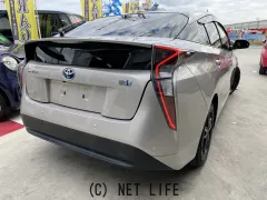 トヨタ プリウス