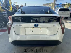 トヨタ プリウス