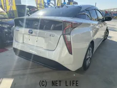 トヨタ プリウス