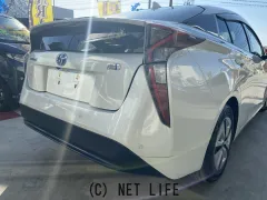 トヨタ プリウス