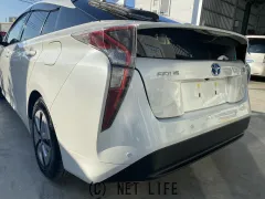 トヨタ プリウス