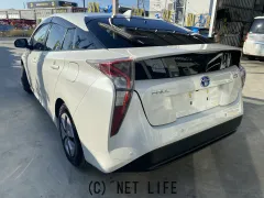 トヨタ プリウス