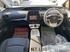 トヨタ プリウス