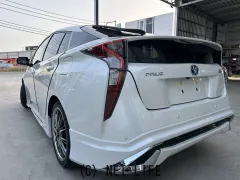 トヨタ プリウス