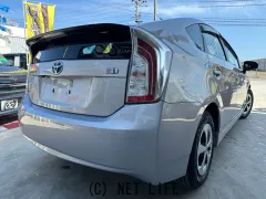 トヨタ プリウス