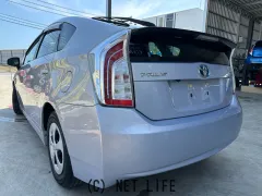 トヨタ プリウス