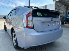 トヨタ プリウス