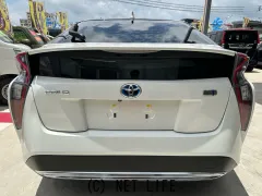 トヨタ プリウス