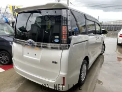 トヨタ ヴォクシー