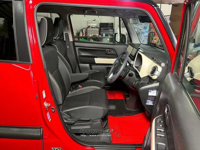 ・シートリフター・・・前後だけではなく、上下の調整も可能になりますので最適のドライビングポジションで運転が可能です^^ スズキ クロスビー