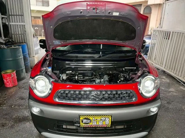 当店は本土仕入れに拘っています!沖縄県内で乗られていた車両とは、車両ボディーのコンディションが違います!エンジンルームで一目瞭然ですね^^ スズキ クロスビー