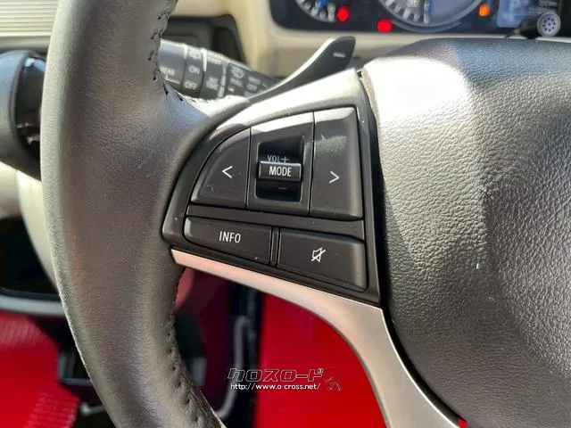 ステアリングスイッチ装着車両!運転しながらのオーディオ操作が安全に簡易的に可能です☆ スズキ クロスビー