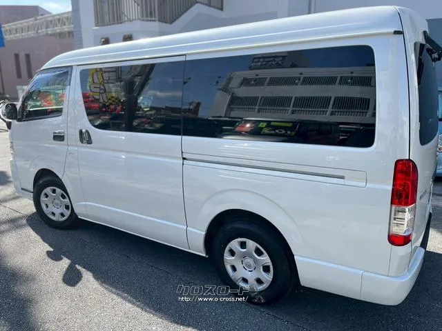 本土仕入れの良質車両を常時60台以上展示しております!☆ トヨタ ハイエースバン
