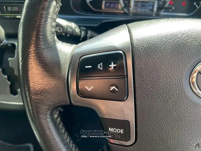 ステアリングスイッチ装着車両!運転しながらのオーディオ操作が安全に簡易的に可能です☆ トヨタ ハイエースバン