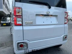 トヨタ ピクシスメガ