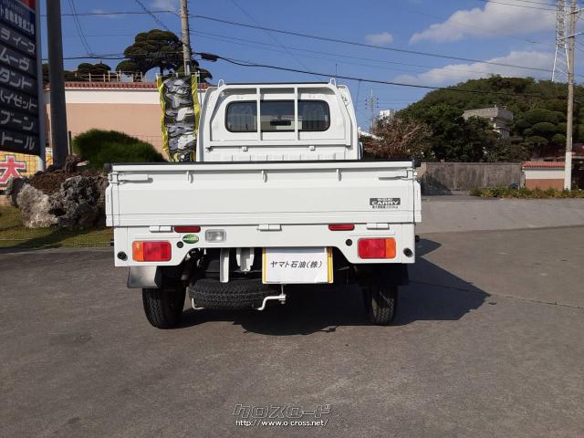 後ろ姿も、働く男の背中のようにかっこいい。 スズキ キャリイ