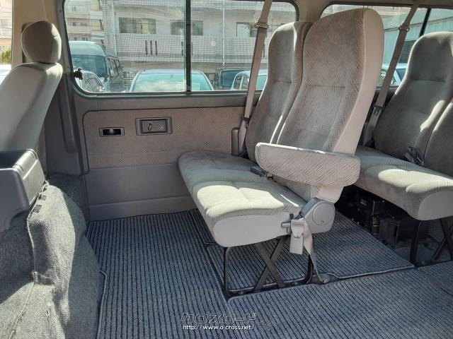 フロアマットは新しいものと交換してあります。 日産 キャラバンコーチ