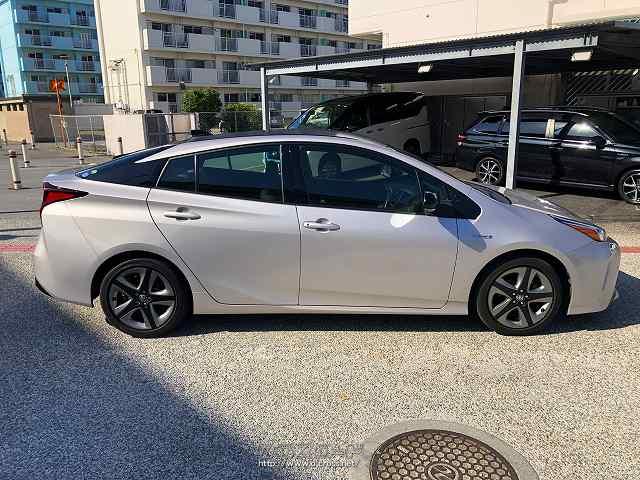 トヨタ プリウス