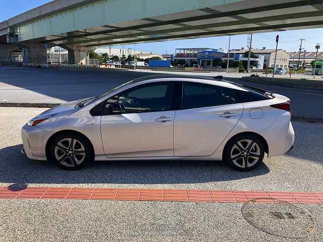 トヨタ プリウス