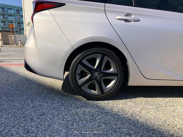 トヨタ プリウス