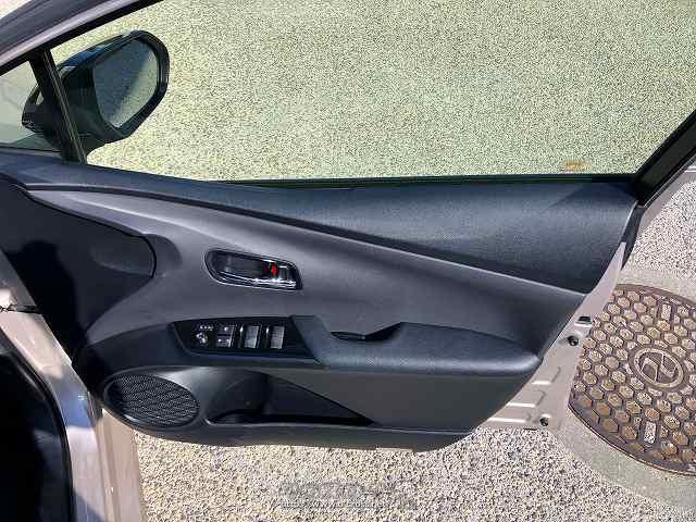 トヨタ プリウス